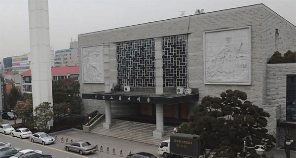 서울 강남구 신사동에 있는 소망교회. 신도 7만명의 대표적인 대형 교회이다.