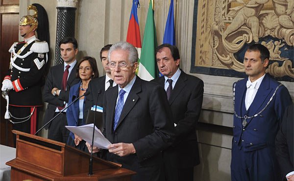 지난 11월 16일 이탈리아의 새 총리로 임명된 마리오 몬티가 로마의 대통령궁에서 기자회견을 하고 있다. ⓒphoto AFP