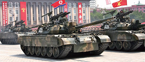 지난 7월 27일 북한군 열병식에 등장한 선군호 전차. ⓒphoto 조선중앙통신