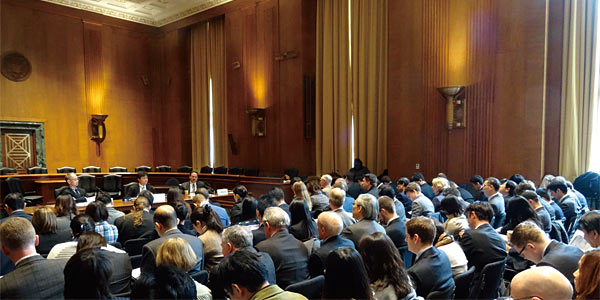워싱턴 의회 건물에서 진행된 오바마 방일 관련 포럼. CSIS의 마이클 그린이 주재한 포럼으로, 의회 내 정책 참모들이 대거 참석했다.