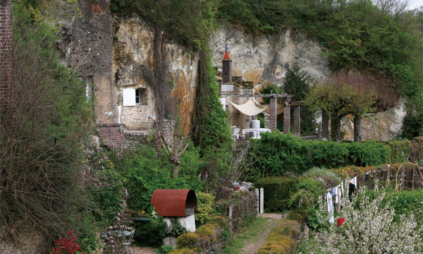 중세 동굴 마을 트로에 있는 동굴 거주지 모습.