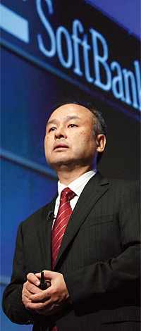 지난 5월 일본 도쿄에서 소프트뱅크의 2013 회계 결산을 발표하는 손정의 회장. ⓒphoto 연합