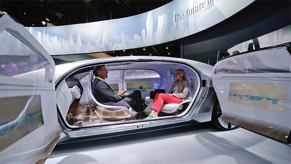 메르세데스-벤츠가 지난 1월 세계 최대 가전전시회인 ‘CES’에서 선보인 무인자동차 콘셉트카 F015. ⓒphoto M-벤츠
