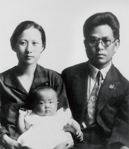 박헌영(오른쪽)과 부인 주세죽. 이들은 딸을 낳았다.