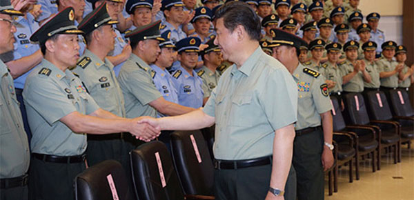 지난 7월 18일 장춘의 제16집단군 사령부를 방문한 시진핑 주석.