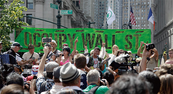 2012년 9월 15일 뉴욕 맨해튼에서 열린 ‘월가를 점령하라’ 1주년 기념 콘서트. ⓒphoto AP·뉴시스