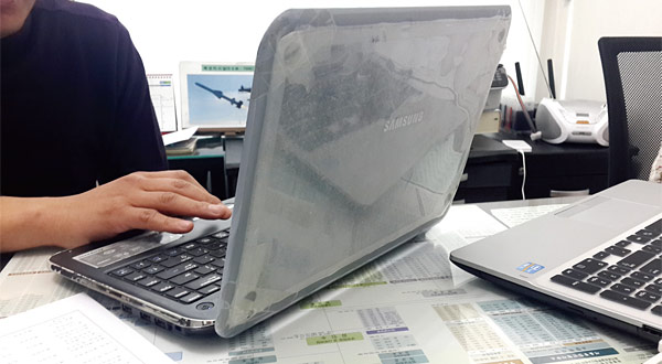 8년째 비리 추적에 사용된 김 소령의 노트북.