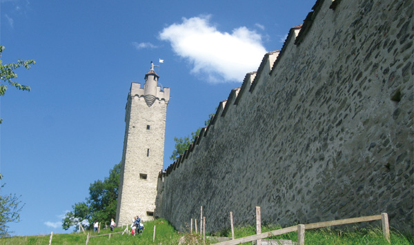루체른을 둘러싸고 있는 무제크 성벽.