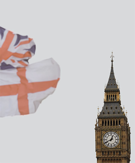 브렉시트 이후 영국의 미래는 누구도 예측할 수 없게 됐다. 사진은 런던의 상징인 빅벤 앞에서 바람에 휘날리고 있는 영국 국기와 잉글랜드 기. ⓒphoto AFP