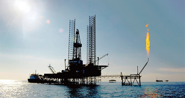 카스피해에 설치된 아제르바이잔의 석유 플랫폼. ⓒphoto 위키피디아