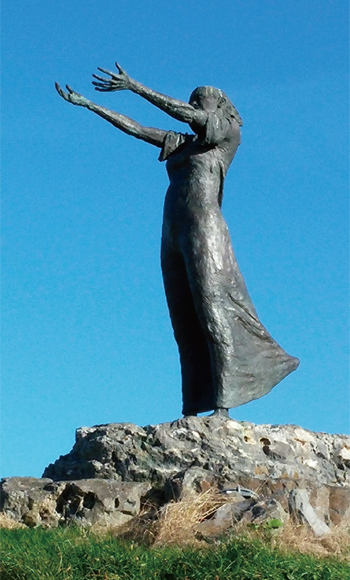 아일랜드 슬라이고, 이민선을 바라보며 절규하는 여인의 동상.
