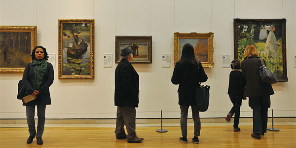 더블린 국립박물관에서 그림을 감상하는 사람들. ⓒphoto 이승원
