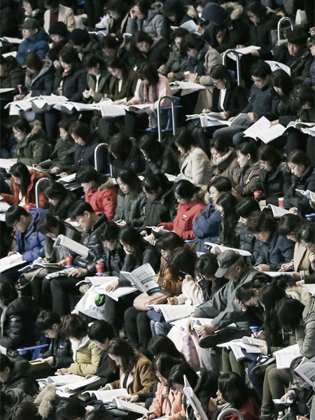 지난해 12월, 서울 송파구에서 열린 대학 입시 설명회에 참가한 학부모들. ⓒphoto 고운호 조선일보 기자