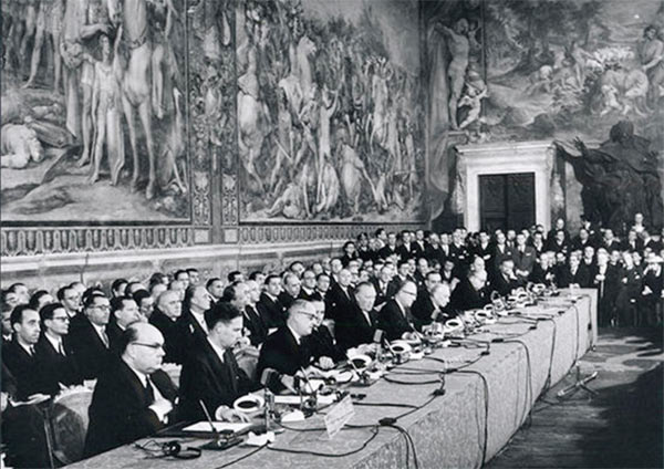 프랑스·독일 등 6개국 대표가 1957년 3월 25일 로마조약을 체결하는 모습.