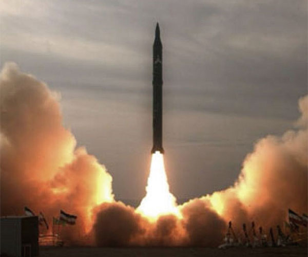 이란의 세질-2호 중거리 미사일 시험 발사 모습. ⓒphoto FARS뉴스통신