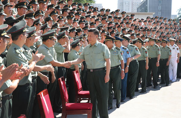 지난해 8월 전략지원부대를 시찰해 ‘강군목표’ 실현을 강조한 시진핑 주석. ⓒphoto 뉴시스