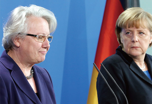 독일의 교육부 장관이었던 아네테 샤반(왼쪽)은 메르켈 총리의 심복으로 알려졌지만 논문 표절 문제로 사퇴했다. ⓒphoto 뉴시스