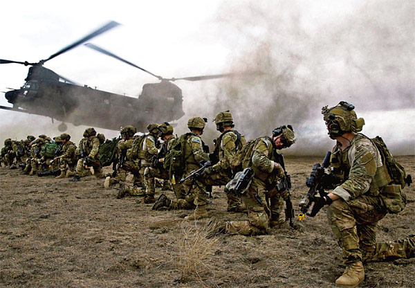 미군 특수부대가 적진 침투훈련을 하고 있다. ⓒphoto 미육군사이트