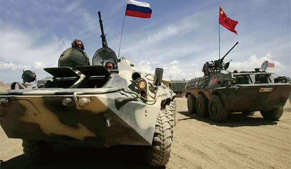 러시아군과 중국군의 장갑차들이 합동훈련을 실시하고 있다. ⓒphoto 프라우다