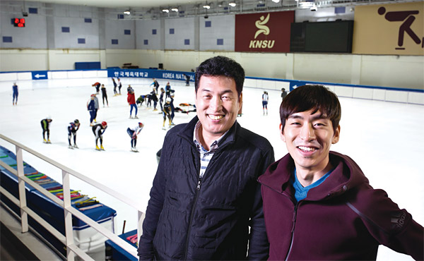 전명규 교수(왼쪽)와 이승훈 선수. 이승훈은 한체대에서 훈련 중이다. ⓒphoto 임영근 영상미디어 기자