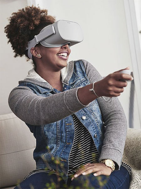 페이스북이 직접 만든 VR 헤드셋 ‘오큘러스 고’.