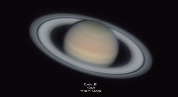 지난해 8월 8일 촬영한 토성 사진이다. 행성 촬영을 위해 특별히 제작한 ‘행성용 망원경’으로 촬영했다. 한승환씨가 연마한 반사경과 주경이 장착된 망원경이다. ⓒphoto 이건호
