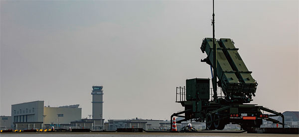 이와쿠니 미군 해병기지에 설치된 일본 자위대의 PAC-3 요격미사일. ⓒphoto JSDF