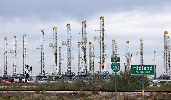 미국 텍사스 미들랜드카운티의 석유 굴착 시설. ⓒphoto 뉴시스