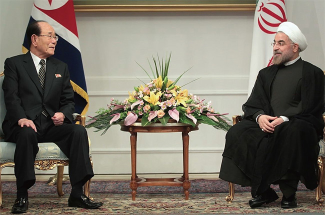 2013년 이란을 방문해 로하니 대통령(오른쪽)과 만난 김영남 북한최고인민회의 상임의장. ⓒphoto 이란 대통령실