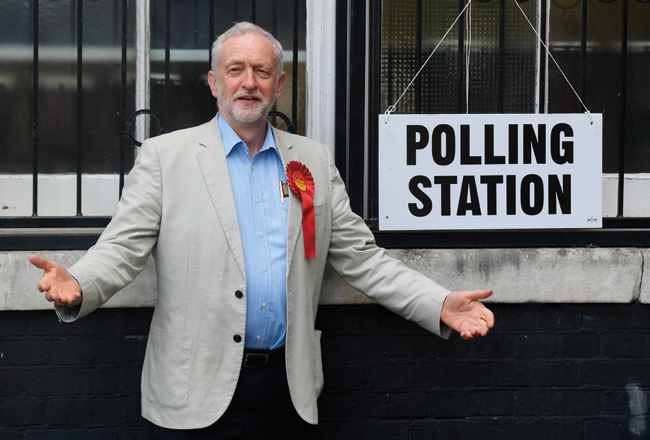 지난 5월 3일 치러진 영국 지방의회선거 투표를 마친 제러미 코빈 노동당 당수. 2022년 총선 승리가 점쳐지고 있다. ⓒphoto 뉴시스