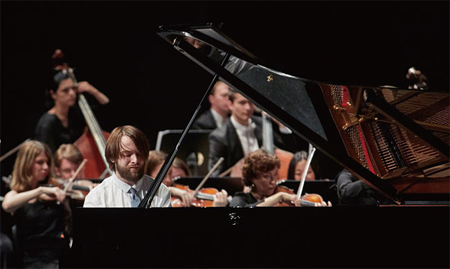 지난 7월 21일 바덴바덴 축제서 마린스키 오케스트라와 협연한 피아니스트 다닐 트리포노프. ⓒphoto Manolo Press/Michael Bode