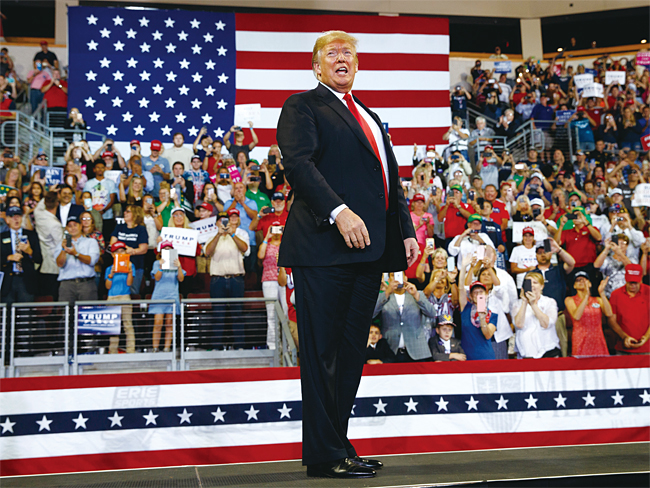 트럼프 대통령이 지난 10월 10일 펜실베이니아 에리에서 공화당 지지 유세를 하고 있다. ⓒphoto 뉴시스