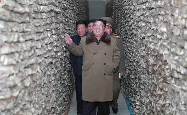 북한 조선중앙TV가 지난 12월 1일 김정은 국무위원장이 동해지구 수산사업소를 현지 지도했다고 보도했다. ⓒphoto 조선중앙TV