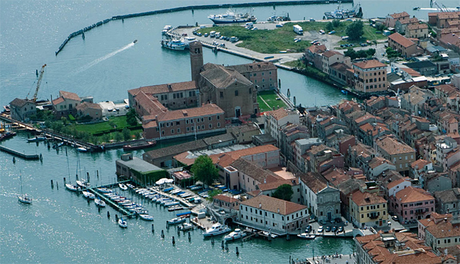 공중에서 내려다본 키오자. 베네치아 산마르코광장에서 배와 버스로 2시간 정도 가야 한다. ⓒphoto 위키피디아