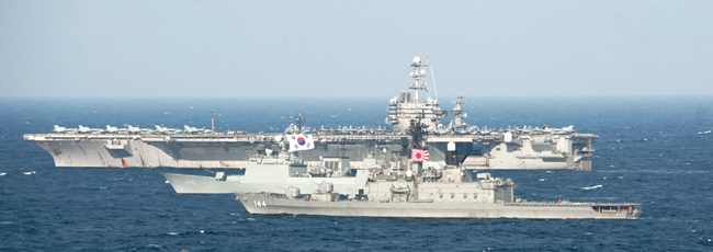 미국·일본·한국의 해군 함정들이 동중국해에서 훈련을 실시하고 있다. ⓒphoto 미 해군