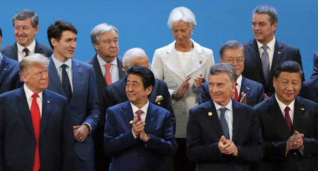 지난해 11월 30일 아르헨티나 부에노스아이레스의 코스타살구로센터에서 G20 정상회의가 열렸다. (왼쪽부터) 트럼프 미국 대통령, 아베 신조 일본 총리, 모리시오 마크리 아르헨티나 대통령, 시진핑 중국 국가주석이 나란히 서 있다. ⓒphoto 뉴시스