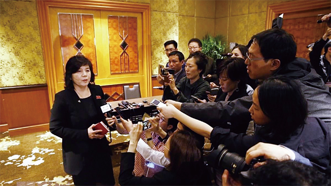 최선희 북한 외무성 부상이 지난 3월 1일 베트남 하노이 멜리아호텔에서 기자회견을 갖고 하노이 회담 결렬 미국 책임론을 주장하고 있다. ⓒphoto TTXVN