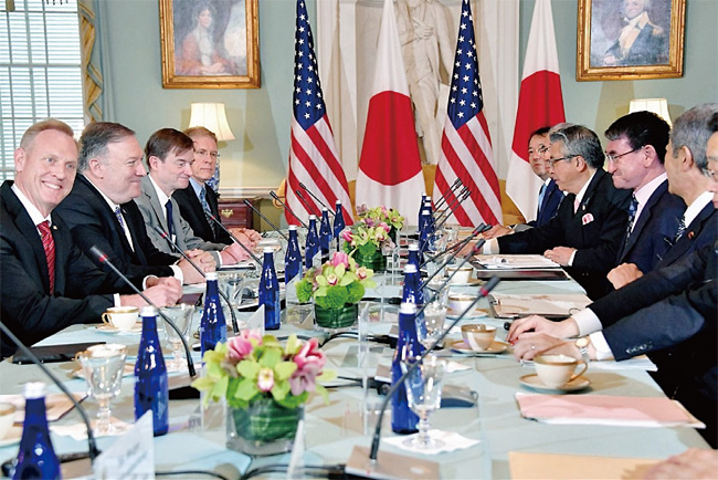 지난 4월 19일 미국과 일본의 외교와 국방 장관들이 워싱턴에서 2+2 회담을 갖고 있다. ⓒphoto 미국 국무부