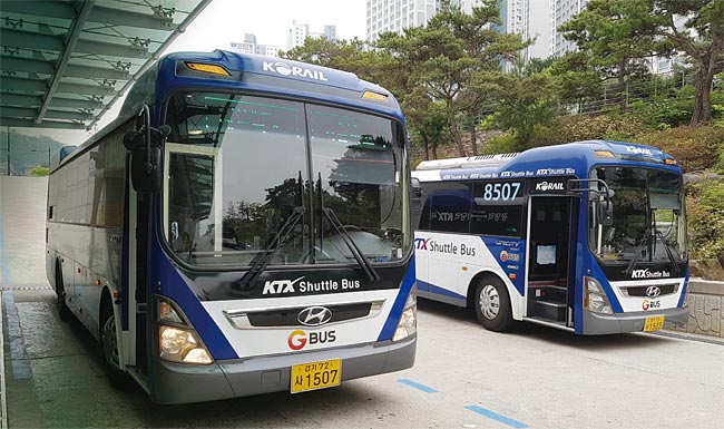 서울 사당역과 경기도 광명역 간을 운행하는 8507 KTX 셔틀버스.