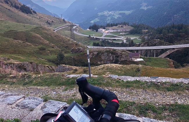 지난해 9월 박영아씨가 스위스 산 고타르도 지역을 여행하고 있다. ⓒphoto 박영아