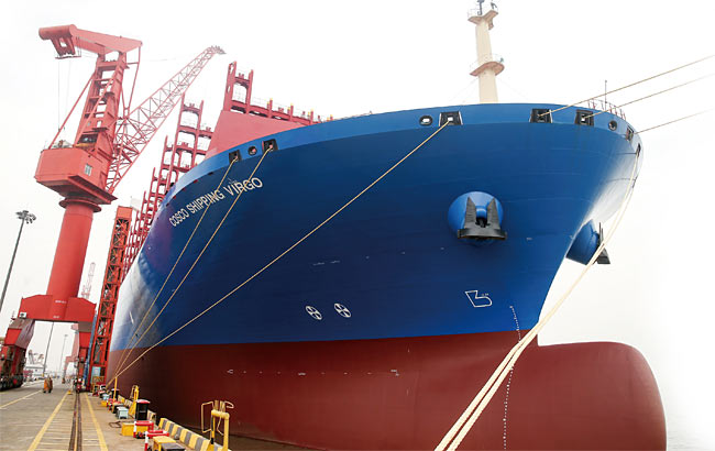 중국선박공업(남선) 산하 상하이 와이가오차오조선에서 건조한 2만TEU급 컨테이너선. ⓒphoto 뉴시스