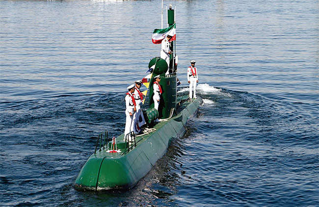 북한이 이란에 수출한 가디르급 소형 잠수함. 천안함을 어뢰로 공격한 것으로 알려진 연어급 잠수정의 이란 수출형이다.