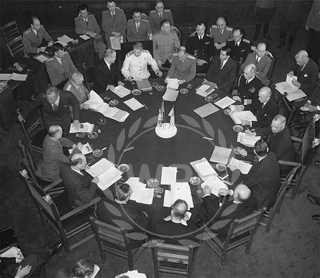 1945년 7월 17일~8월 2일 독일 베를린 교외의 포츠담에서 개최된 포츠담회담 모습. ⓒphoto 월드피스 자유연합