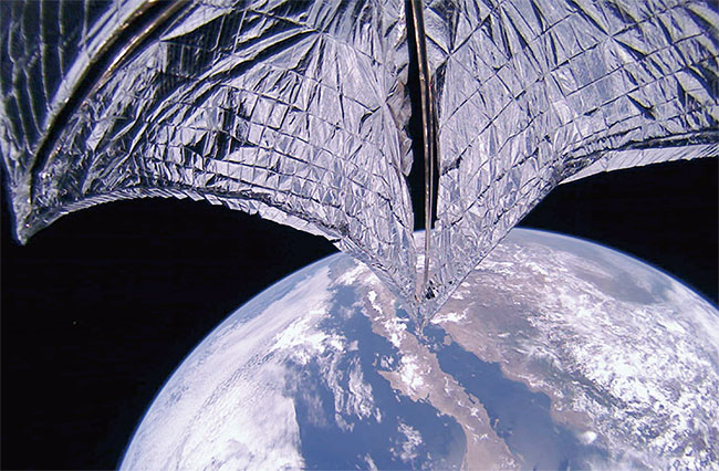 행성협회는 지난 7월 25일 라이트세일 2호가 우주에서 돛을 활짝 펼친 사진을 공개했다. ⓒphoto 행성협회