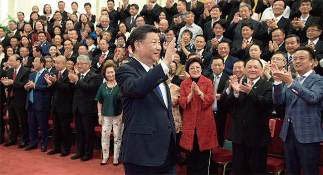 지난 10월 24일, “중국도 블록체인 기술 개발과 이를 통한 경제·사회 통합을 적극적으로 추진해야 한다”는 시진핑 중국 주석의 발언에 암호화폐 시장은 급등세로 돌아섰다. ⓒphoto 신화통신·뉴시스