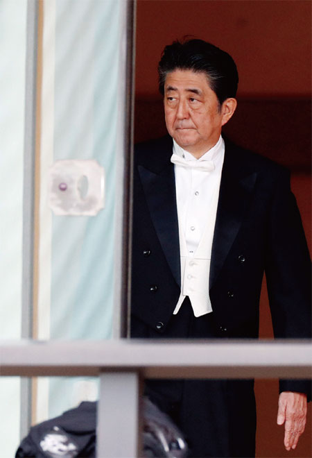 지난 10월 22일 나루히토 일왕 즉위식에 참석한 아베 총리. ⓒphoto 뉴시스