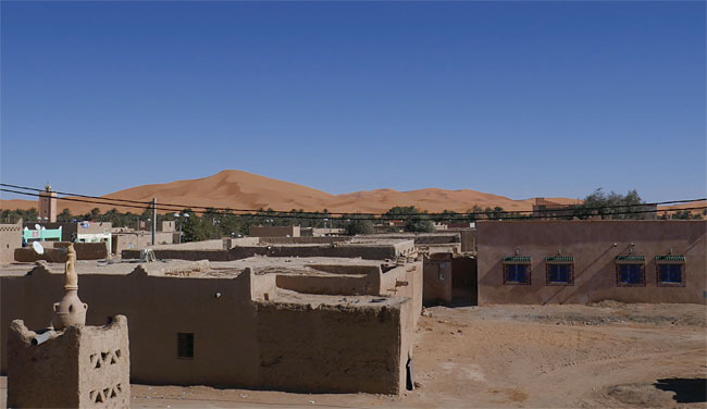 사하라에 접한 모로코 하실라비드 마을.