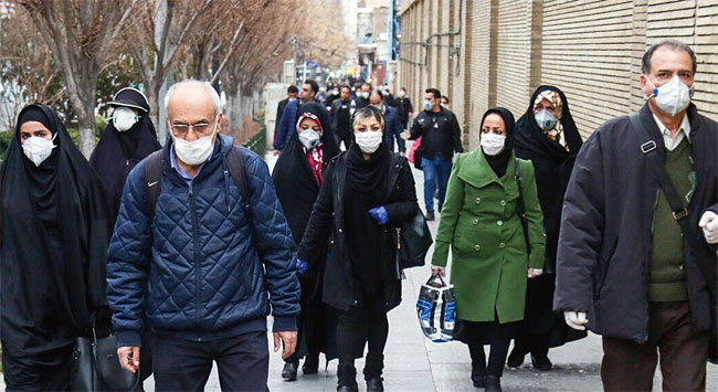 이란 수도 테헤란 시민들이 마스크를 쓴 채 거리를 다니고 있다. ⓒphoto IRNA