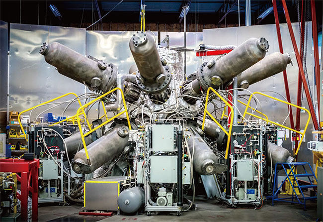 아마존 CEO 제프 베조스가 투자한 핵융합기술 스타트업 ‘제너럴 퓨전’의 자화 표적 핵융합 장치. ⓒphoto 유튜브