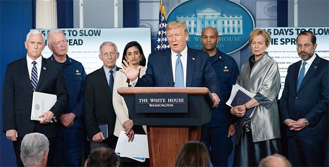 트럼프 미국 대통령이 코로나19 확산방지 대책을 밝히고 있다. ⓒphoto 백악관